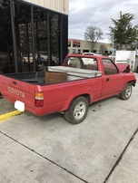 1989 TOYOTA TRUCK DLX RED STD CAB 2.4L MT 2WD Z17588